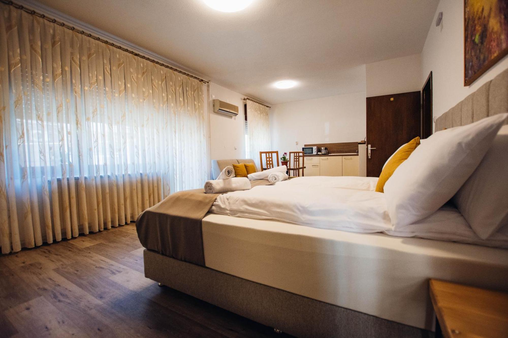 Urban Studio Apartments สตรูมิตซา ภายนอก รูปภาพ