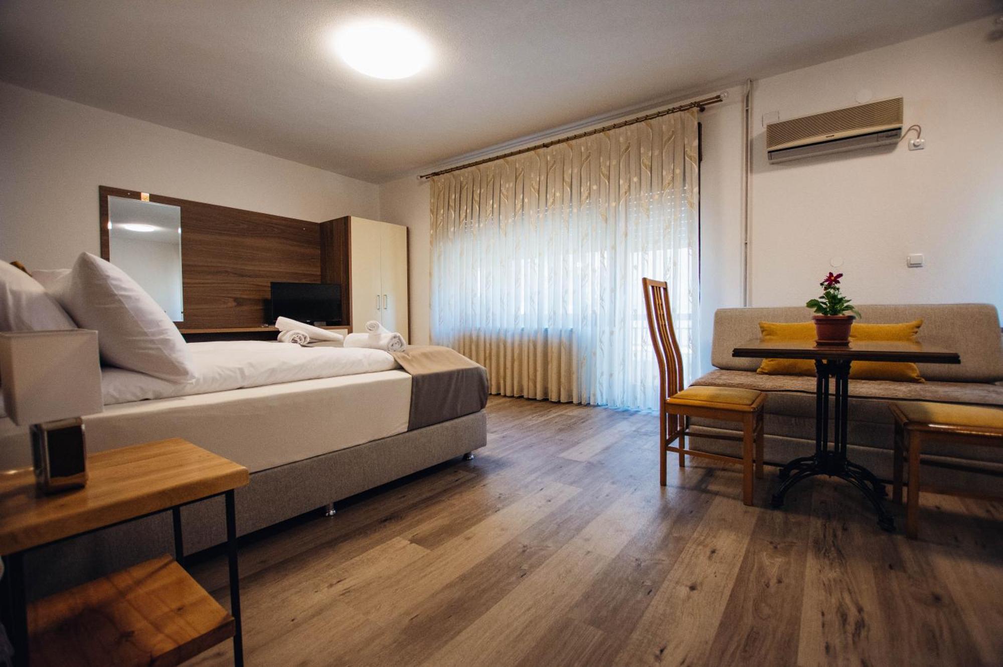 Urban Studio Apartments สตรูมิตซา ภายนอก รูปภาพ