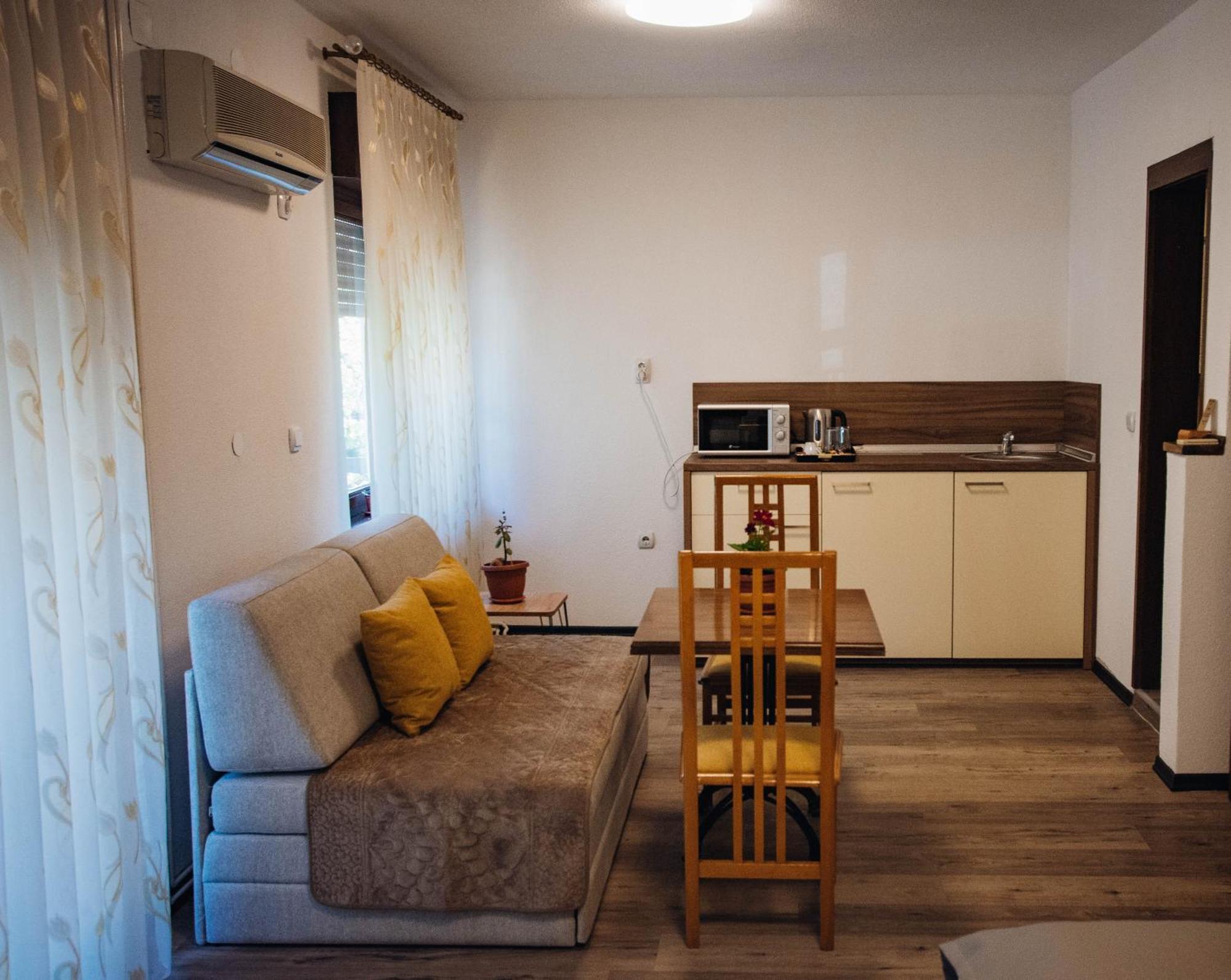 Urban Studio Apartments สตรูมิตซา ภายนอก รูปภาพ